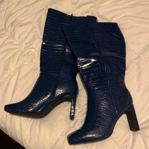 Justfab Evelyn blue heeled alligator knee boots 8.5 wide calf